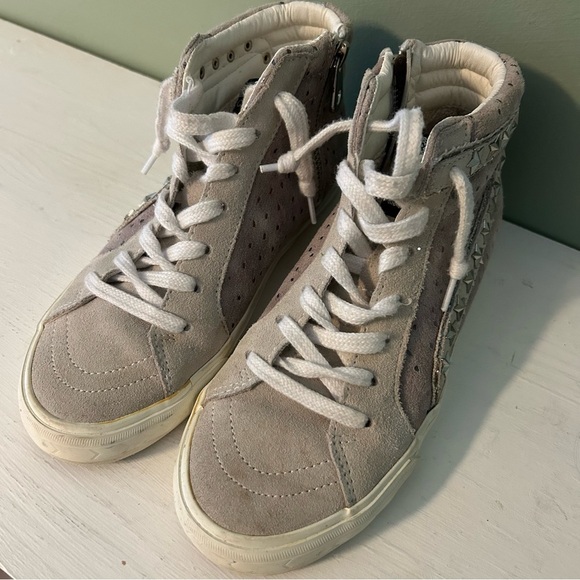 Vintage Havana High-Top Sneakers with Star Studded Accents Silver - Picture 2 of 6